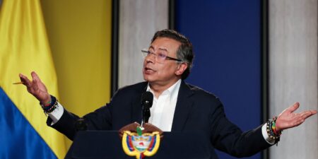 Gustavo Petro ameaça voltar a pegar em armas se necessário Crédito: © Reuters/Luisa Gonzalez/Proibida reprodução