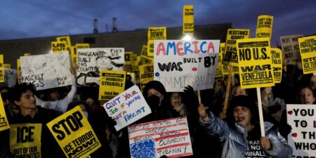 Aumento do Autoritarismo Global: Relatório da Human Rights Watch Aponta EUA, Rússia e China Crédito: © REUTERS/Antranik Tavitian/Proibida reprodução