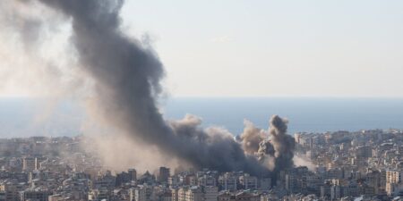 Embaixador do Brasil afirma que brasileiros no Irã não pediram ajuda para sair Crédito: © REUTERS/Mohamed Azakir - Proibido reprodução